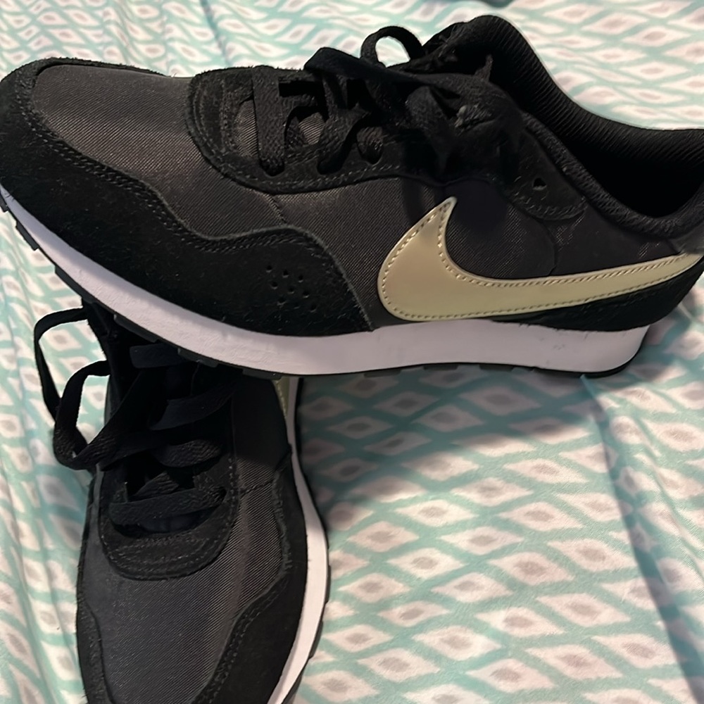Nike - Picture 2 of 2